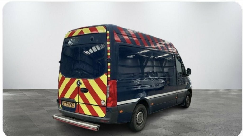 Mercedes-Benz Sprinter Mpv Blue #2