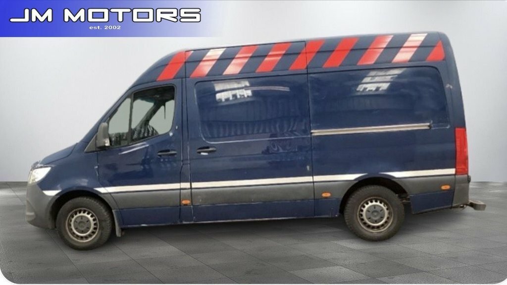 Mercedes-Benz Sprinter Mpv Blue