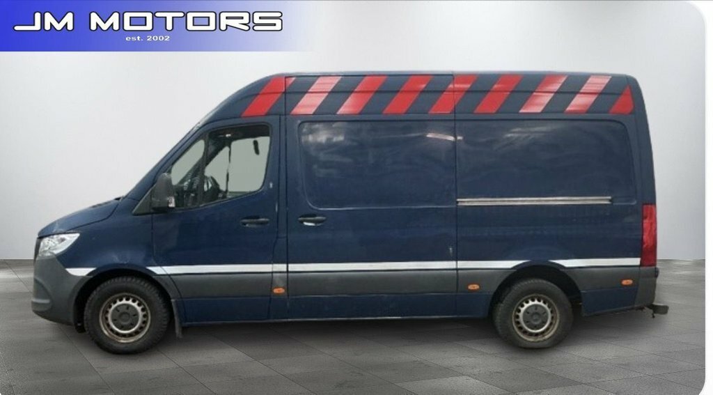 Mercedes-Benz Sprinter Mpv Blue