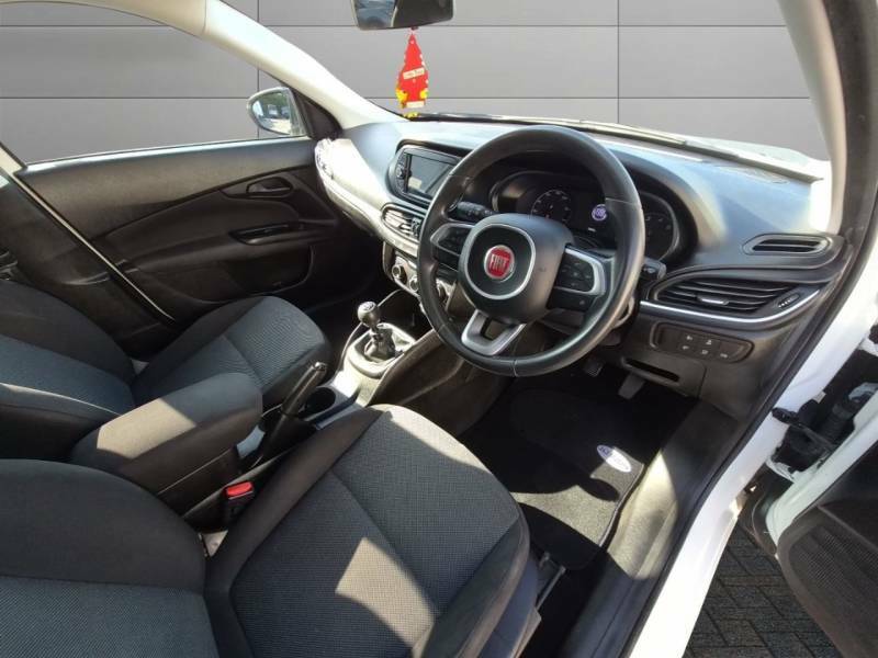 Fiat Tipo 1.4 Mpi Lounge Hatchback Euro 6 White #9