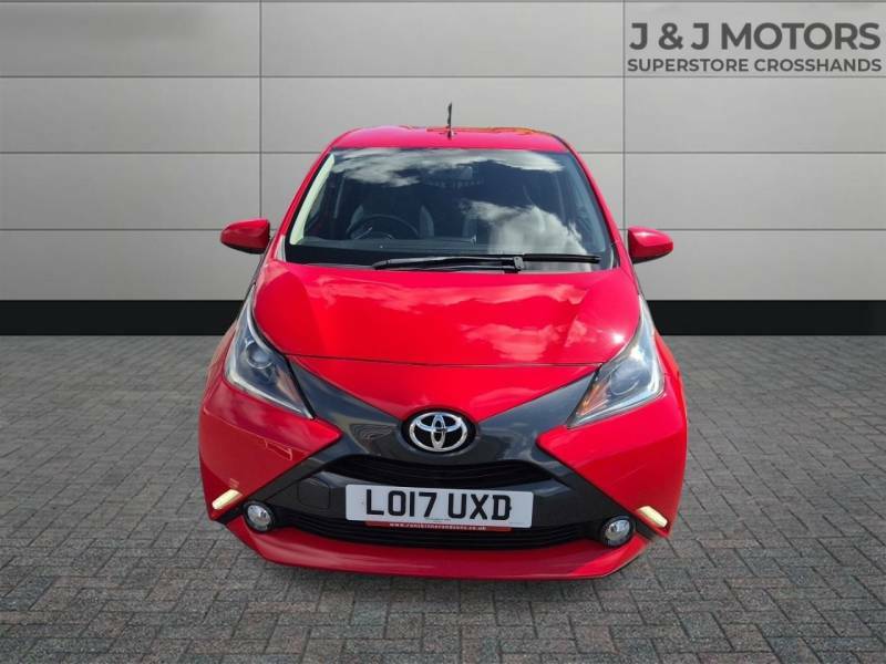 Toyota Aygo 1.0 Vvt-i X-style - 2017 17 Red #2