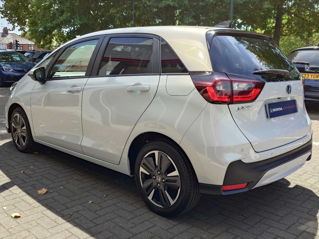 Honda Jazz 1.5 I-mmd Hybrid Advance Ecvt HJ23JWL White #3