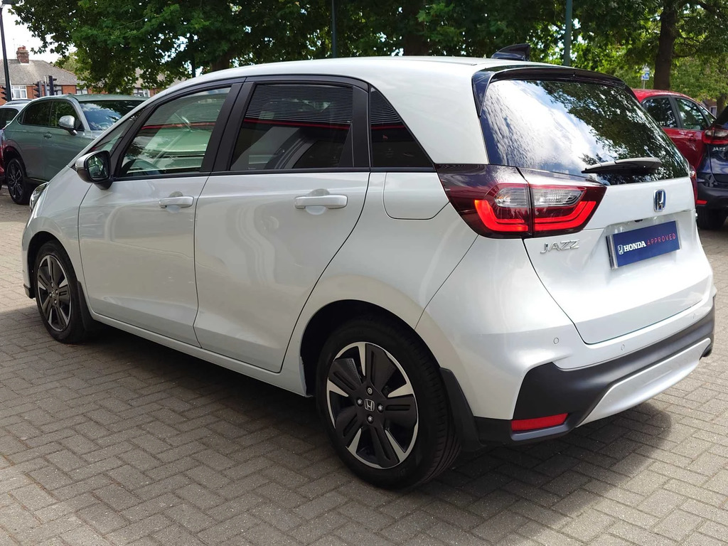 Honda Jazz 1.5 I-mmd Hybrid Advance Ecvt YE23JDO White #3