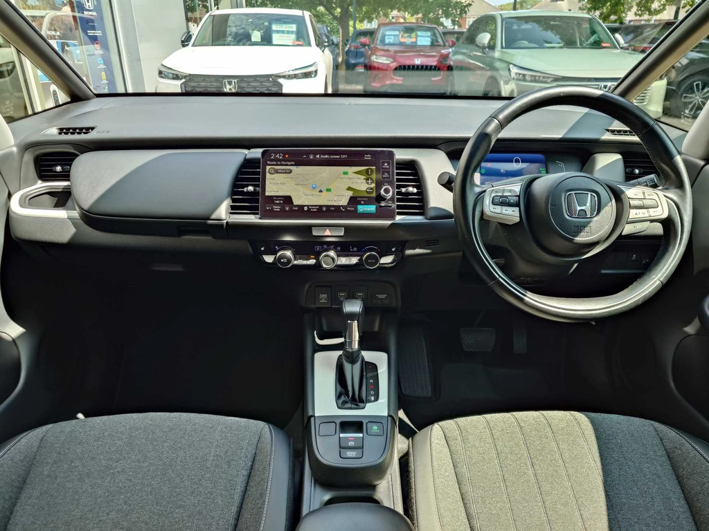 Honda Jazz 1.5 I-mmd Hybrid Advance Ecvt YE23JDO White #4