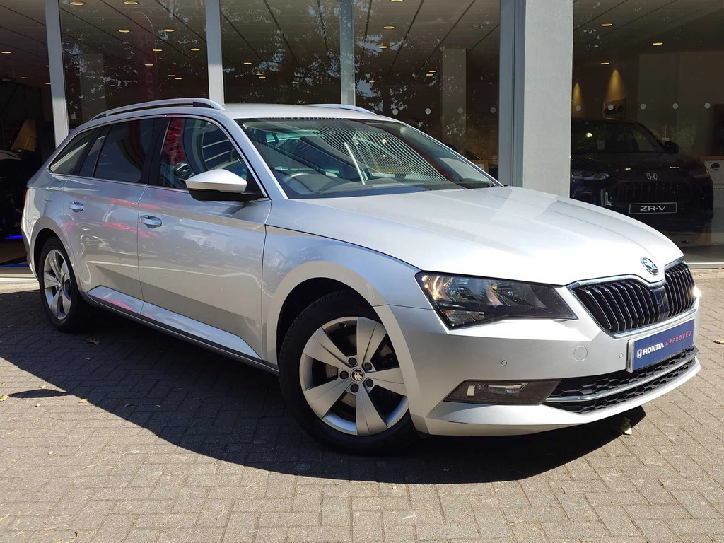 Skoda Superb 2.0 Tdi Cr Se Technology Silver