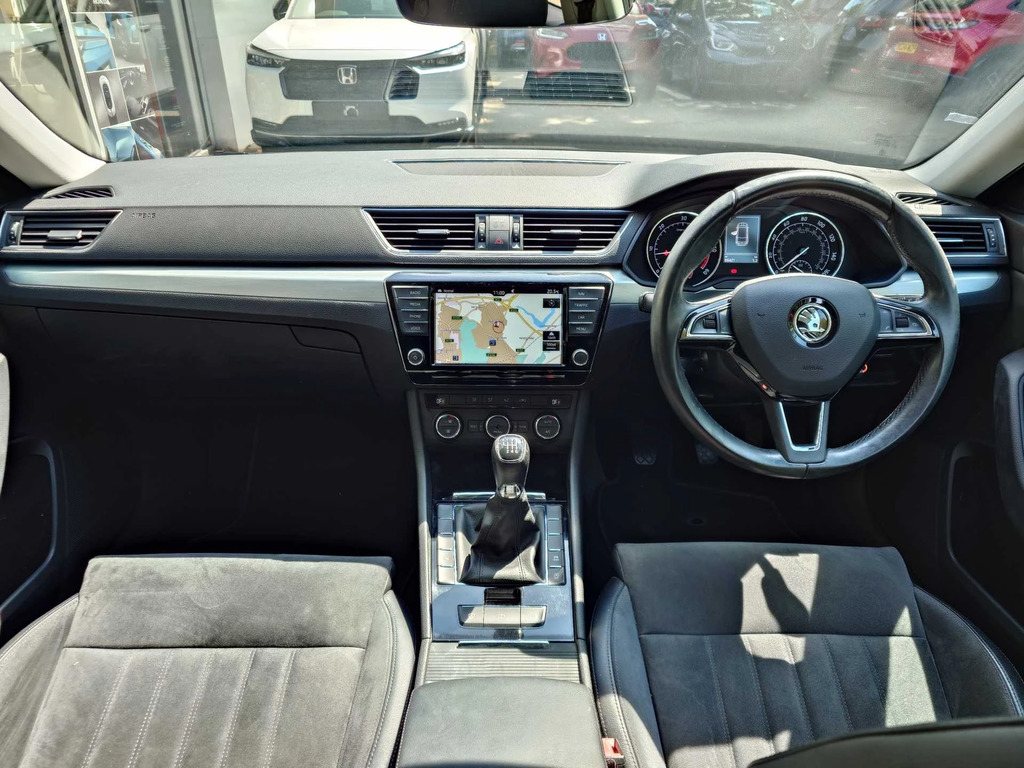 Skoda Superb 2.0 Tdi Cr Se Technology Silver #4