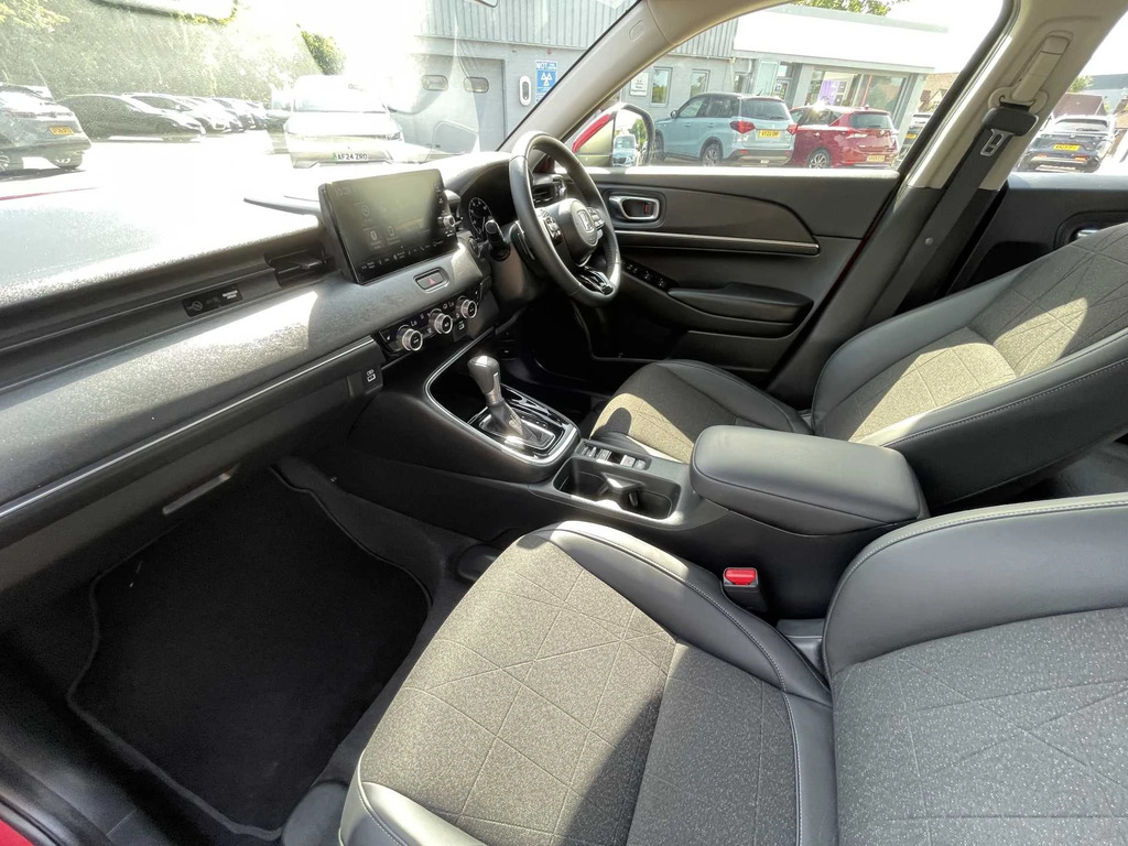 Honda Hr-V Advance I-mmd Cvt SV24LNN Red #2