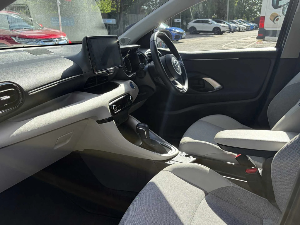 Toyota Yaris 1.5 Vvt-h Design E Cvt Brown #2
