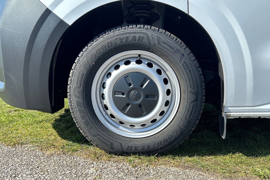 Volkswagen E-Transporter 100Kw 65Kwh Commerce Plus Van SW25HSK White #5