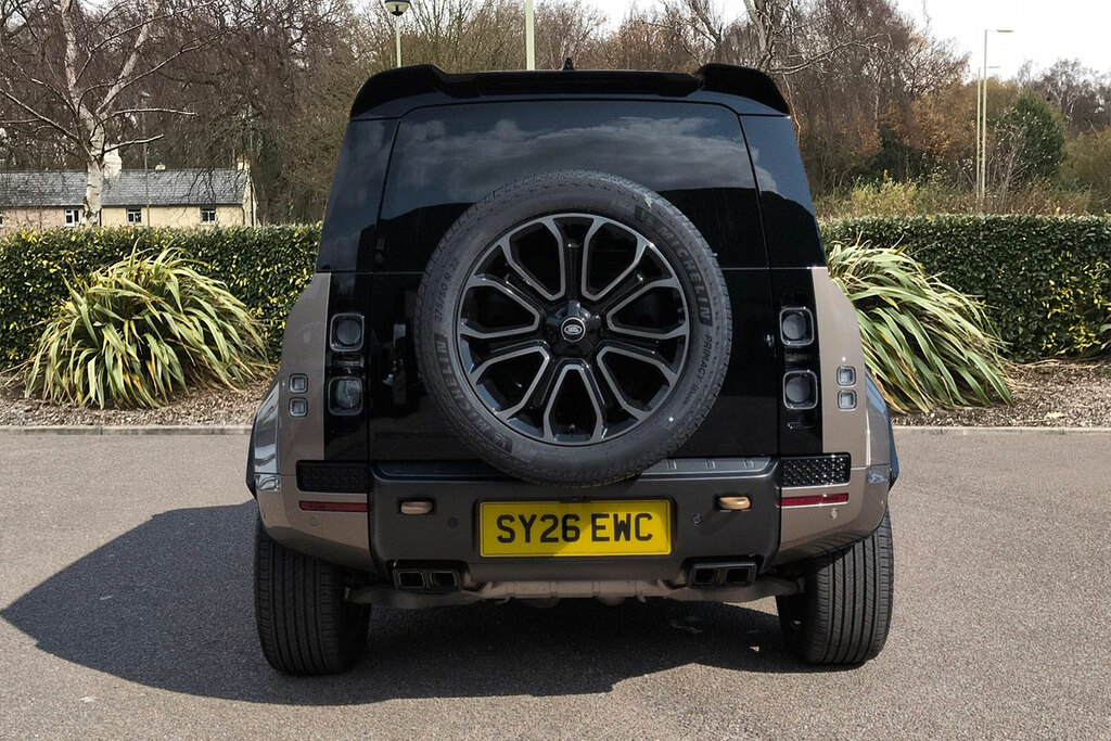 Land Rover Defender 110 P635 Octa  #6