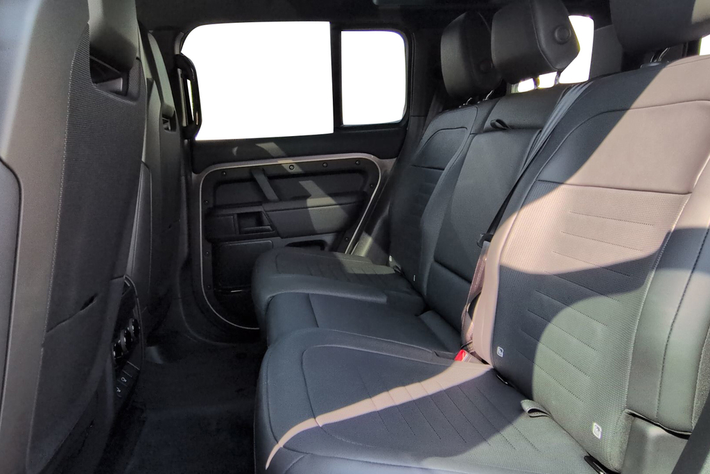 Land Rover Defender 110 P635 Octa  #4