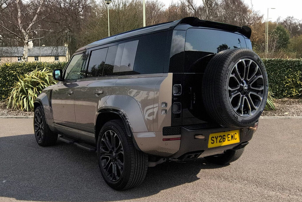 Land Rover Defender 110 P635 Octa  #2