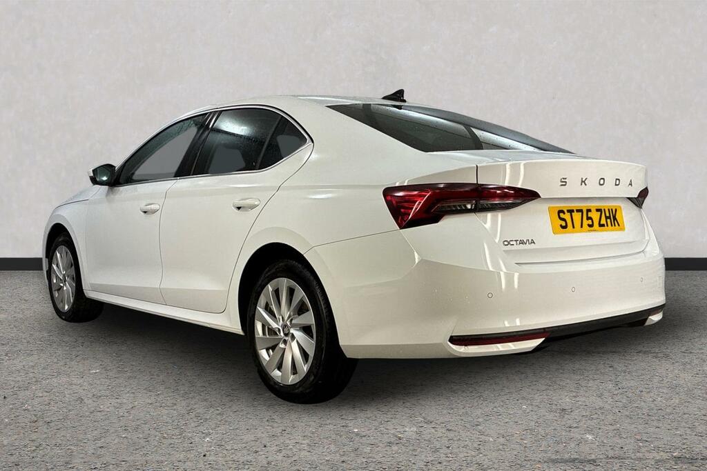 Skoda Octavia 2.0 Tdi 150 Se L Dsg White #3