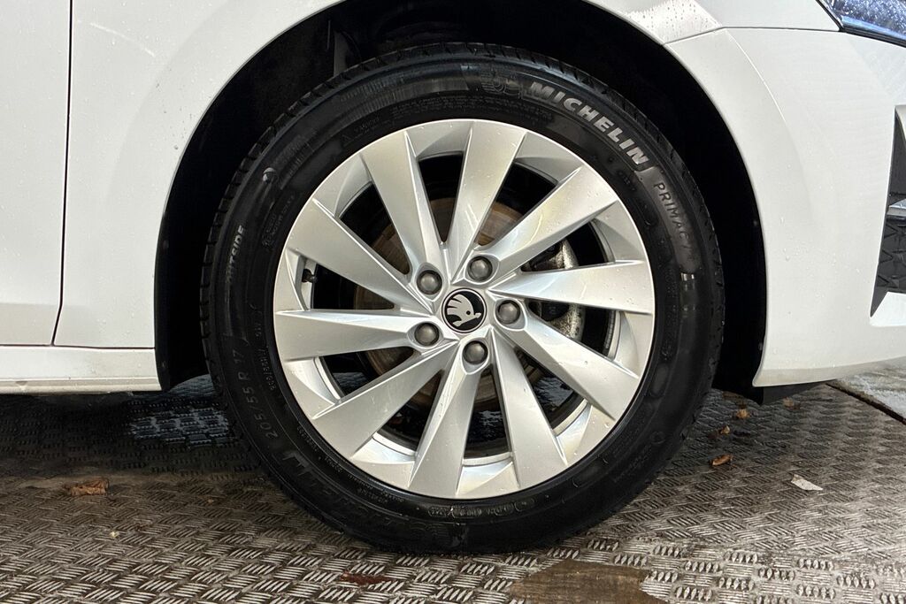 Skoda Octavia 2.0 Tdi 150 Se L Dsg White #5