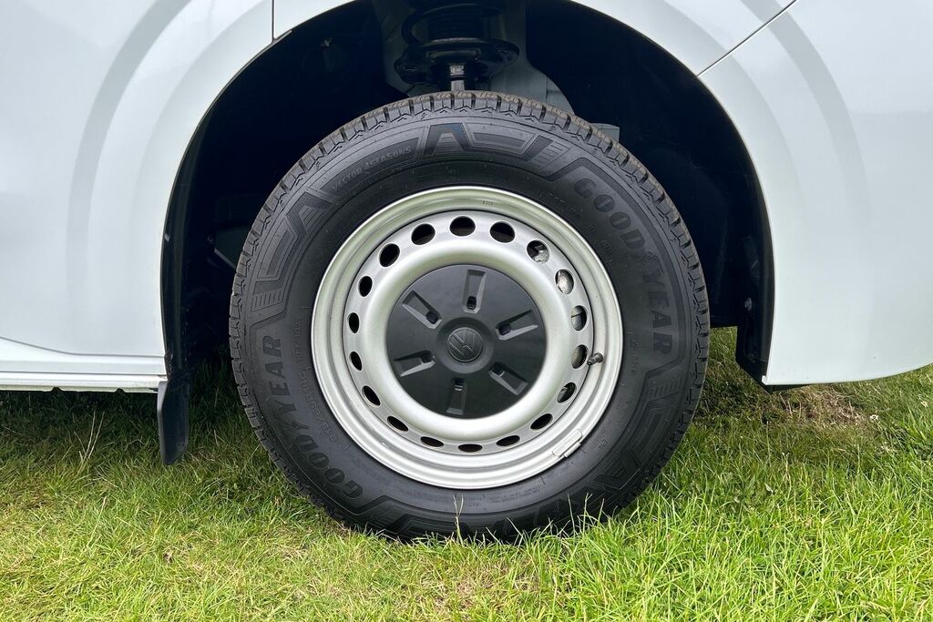Volkswagen E-Transporter 100Kw 65Kwh Commerce Plus Van SV75YRU White #5