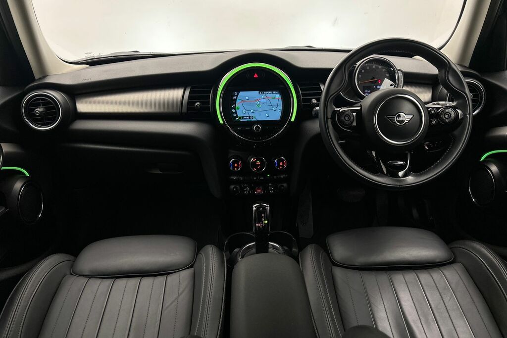 Mini Hatch 5-Door Cooper Exclusive ST70CBY Black #4