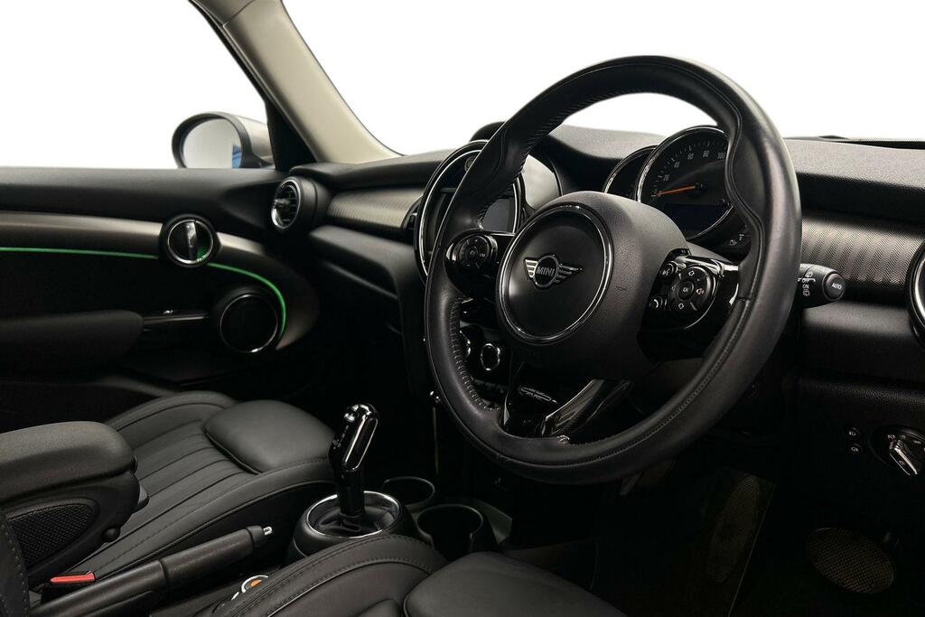 Mini Hatch 5-Door Cooper Exclusive ST70CBY Black #6