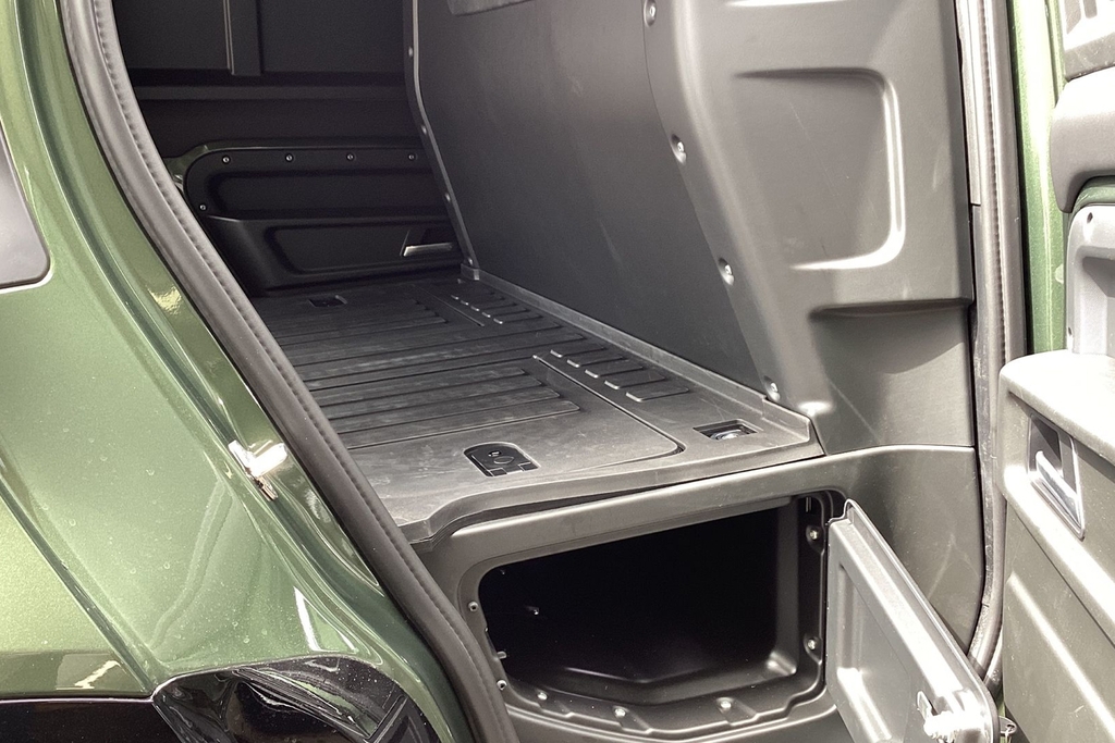 Land Rover Defender 110 D350 Hard Top X-dynamic Hse SL26BFV Green #4