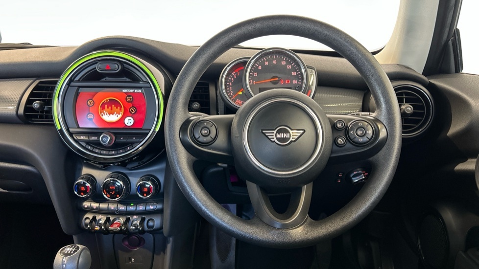 Mini Hatch 3-Door Cooper Classic SV69UNJ White #5