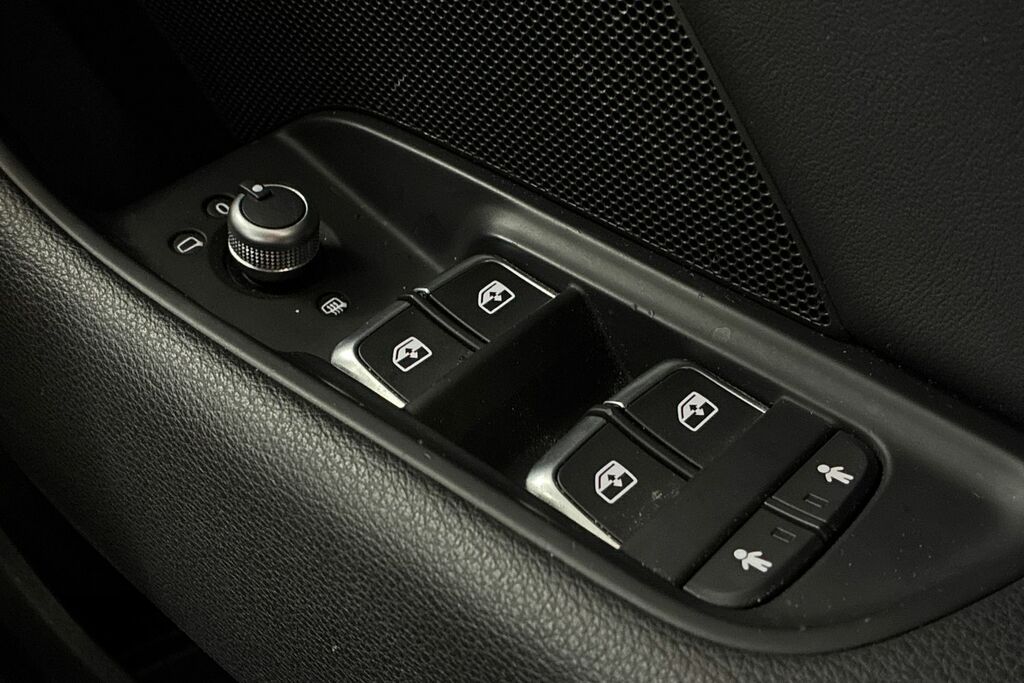 Audi S3 Tfsi 300 Quattro Black Edition S Tronic Yellow #29