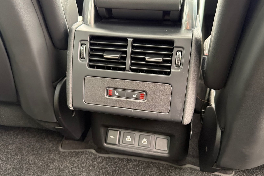 Land Rover Discovery 2.0 D200 Dynamic Se 5 Seat 2024 Black #18