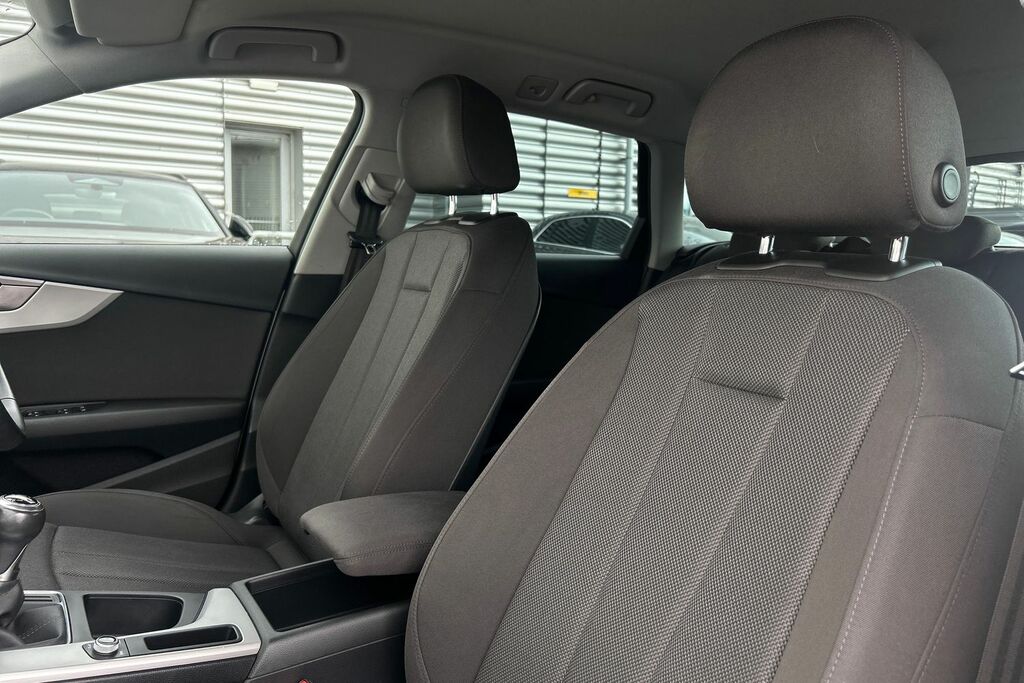 Audi A4 Avant Avant S Line 40 Tfsi 190 Ps S Tronic White #16