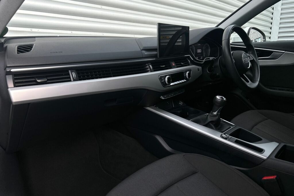 Audi A4 Avant Avant Technik 35 Tfsi 150 Ps 6-Speed White #2