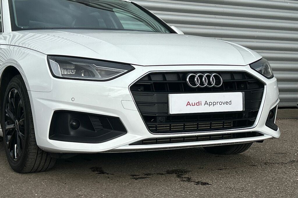 Audi A4 Avant Avant S Line 40 Tfsi 190 Ps S Tronic White #31