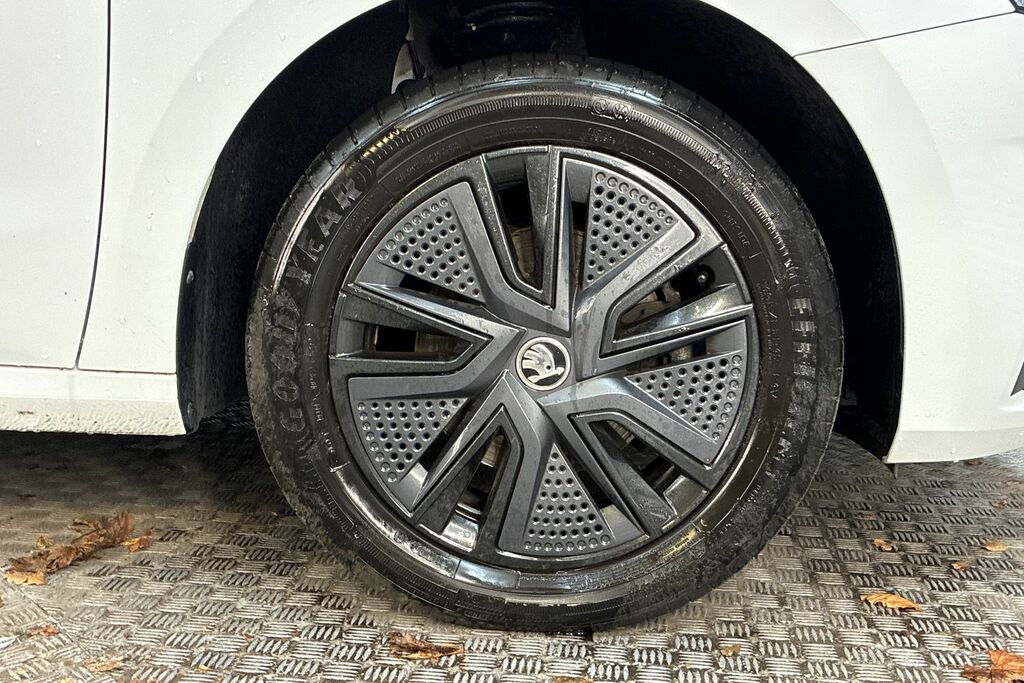 Skoda Fabia 1.0 Tsi 116 Colour Edition Dsg White #5