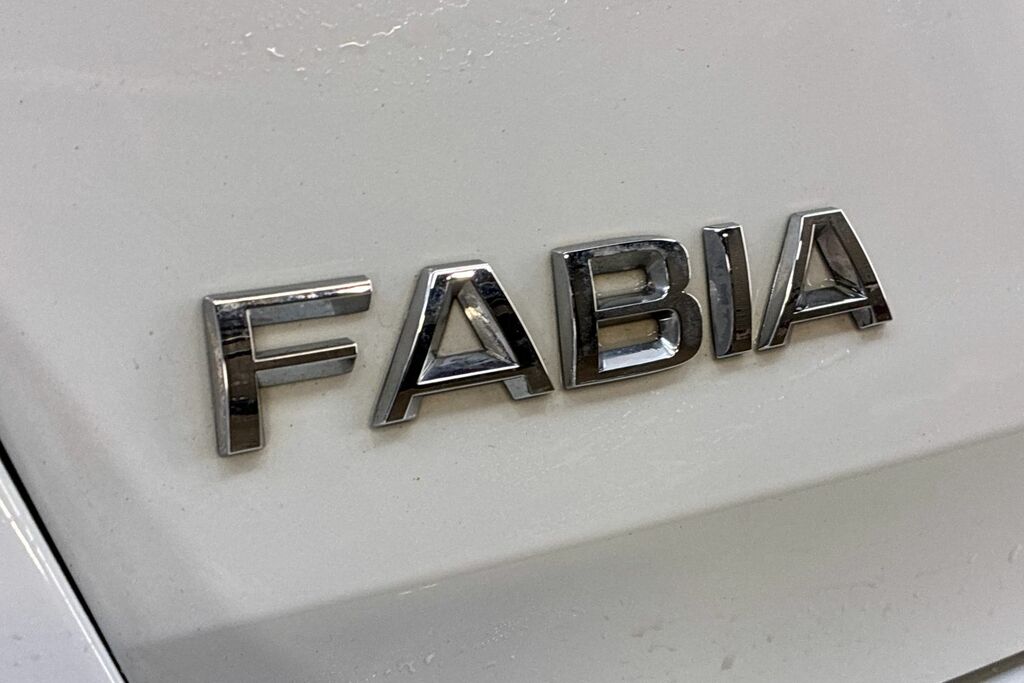 Skoda Fabia 1.0 Tsi 95Ps Se Comfort 5-Dr Hatchback Blue #20