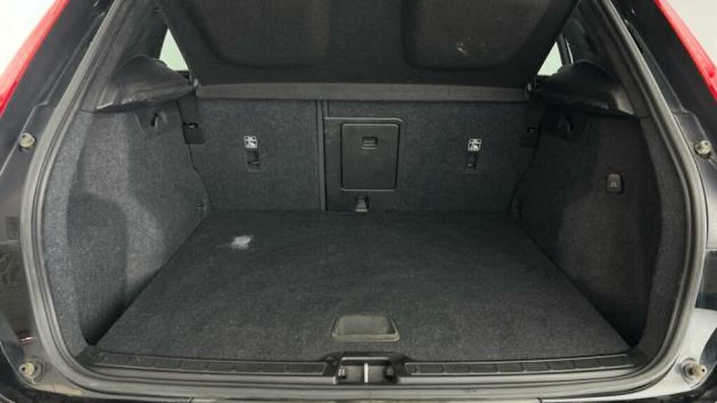 Volvo XC40 1.5 T4 Recharge Phev Core Bright Black #5
