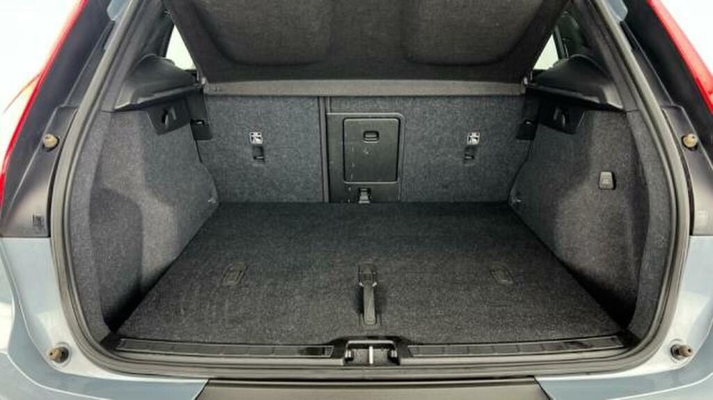 Volvo XC40 2.0 B3p Plus Dark Grey #5