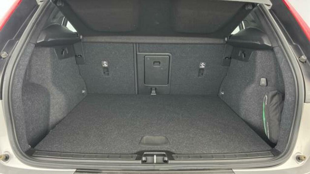 Volvo XC40 2.0 B3p Core Silver #5