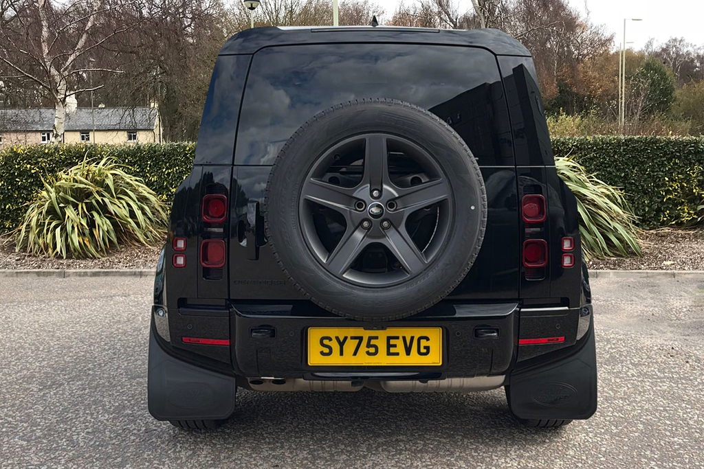 Land Rover Defender 110 D250 X-dynamic Se Black #6