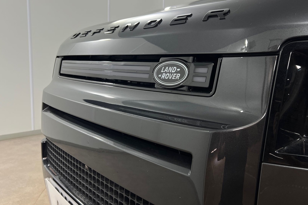 Land Rover Defender 3.0 D250 Hard Top X-dynamic Se 3 Seat Black #30
