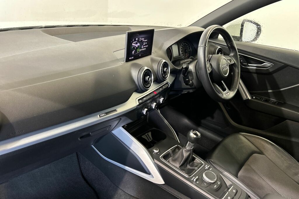 Audi Q2 S Line 35 Tfsi 150 Ps 6-Speed White #2