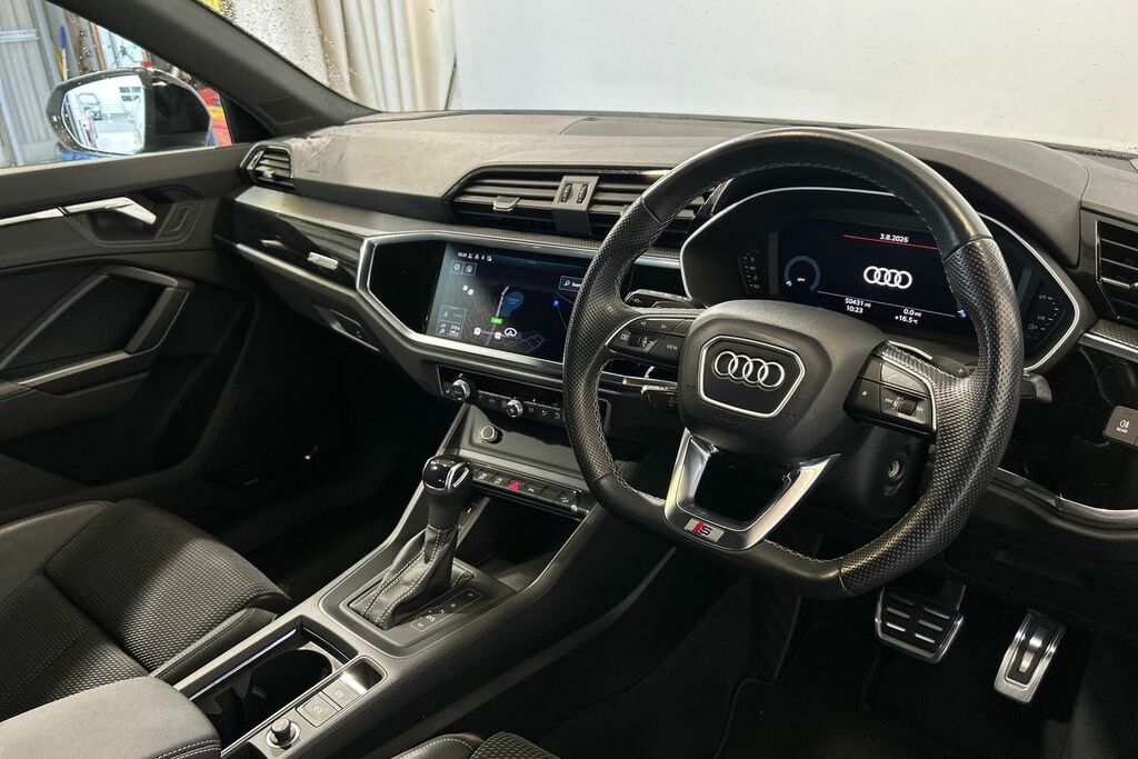 Audi Q3 Black Edition 35 Tfsi 150 Ps S Tronic White #6