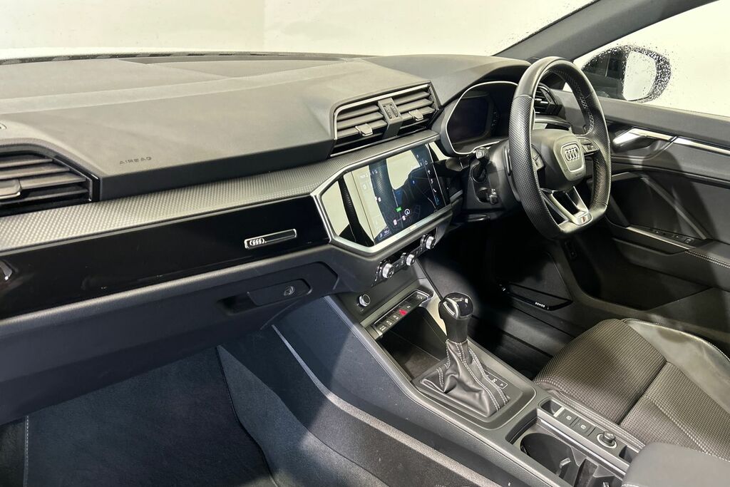 Audi Q3 Black Edition 35 Tfsi 150 Ps S Tronic White #2