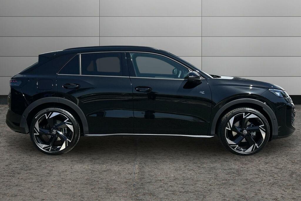 Volkswagen T-Roc 1.5 Etsi 150 R-line Dsg Black #4