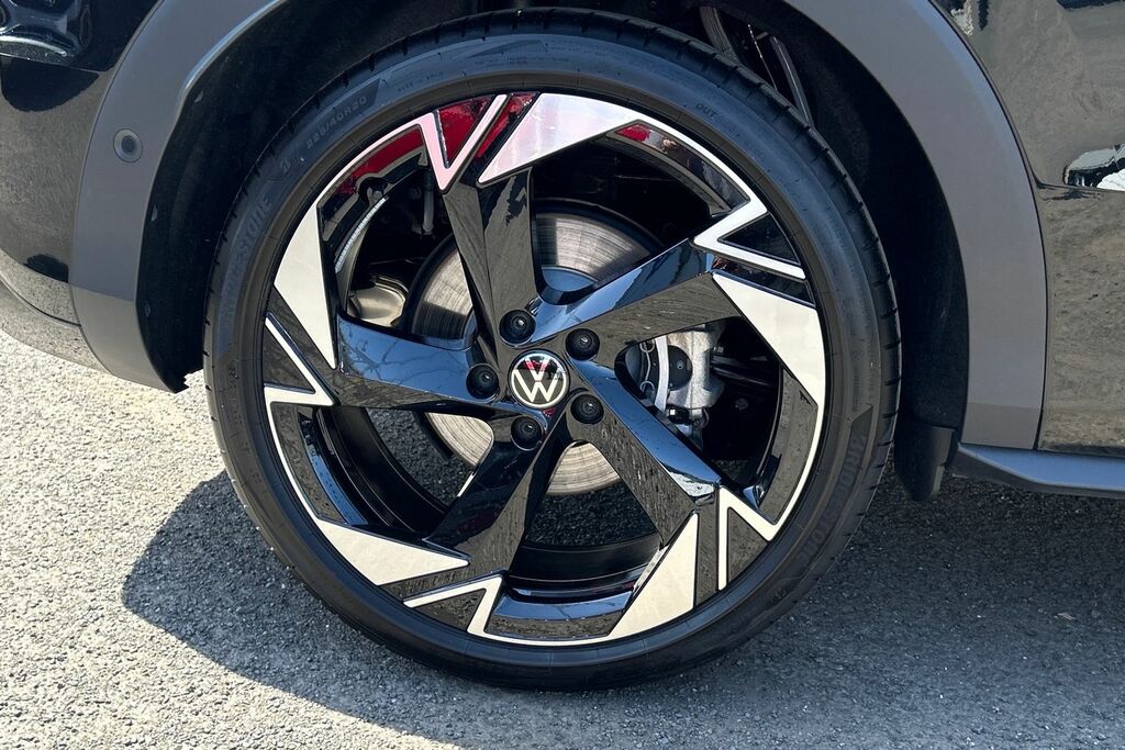 Volkswagen T-Roc 1.5 Etsi 150 R-line Dsg Black #5