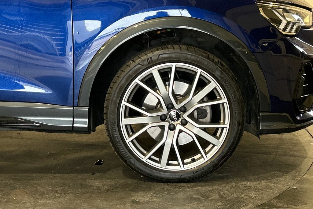 Audi Q3 Black Edition 40 Tdi Quattro 193 Ps S Tronic Blue #5