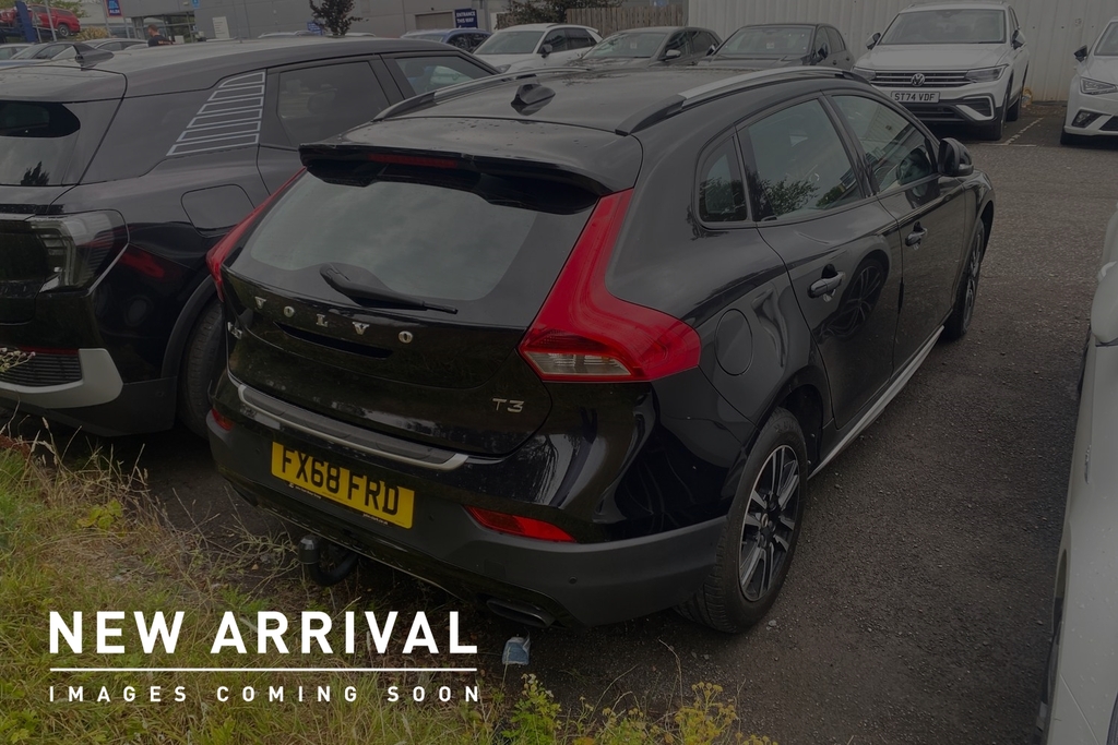 Volvo V40 Cross Country T3 152 Cross Country Nav Plus Black #3