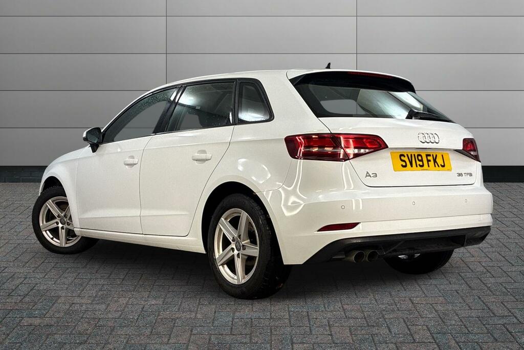 Audi A3 35 Tfsi Se Technik SV19FKJ White #3