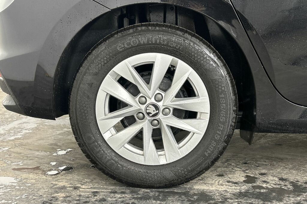 Skoda Fabia 1.0 Tsi 116 Se Edition Dsg Black #5