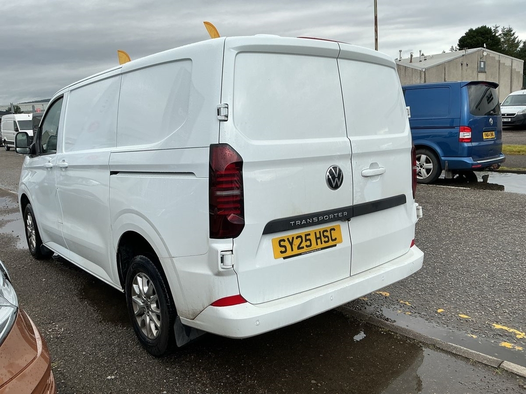 Volkswagen Transporter 2.0 Tdi 110 Commerce Plus Van White #3