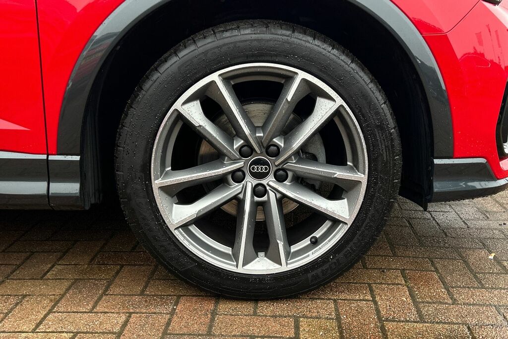 Audi Q3 Black Edition 35 Tfsi 150 Ps S Tronic Red #5