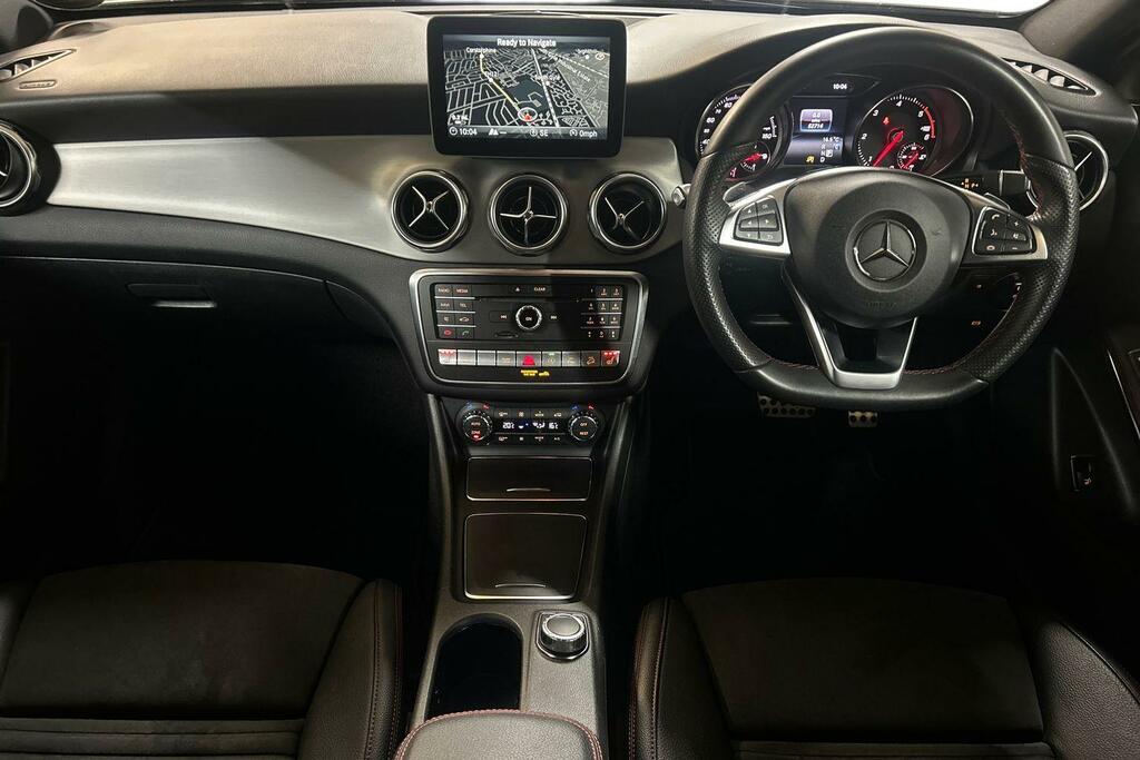 Mercedes-Benz GLA Class 2.1 Gla220d Amg Line Premium Plus 7G-dct 4Matic White #5