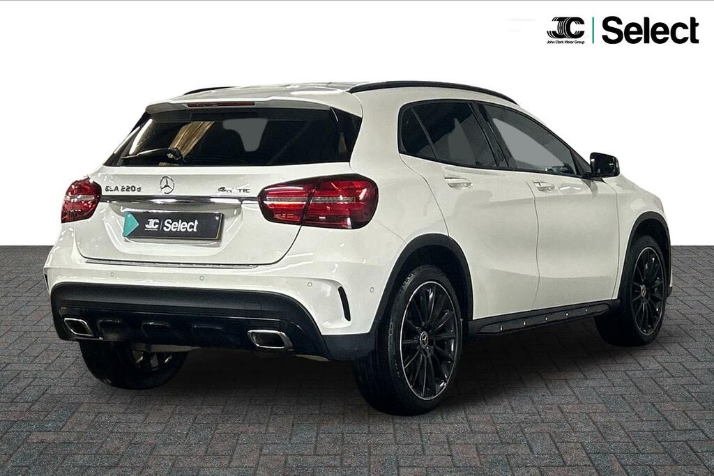 Mercedes-Benz GLA Class 2.1 Gla220d Amg Line Premium Plus 7G-dct 4Matic White #2