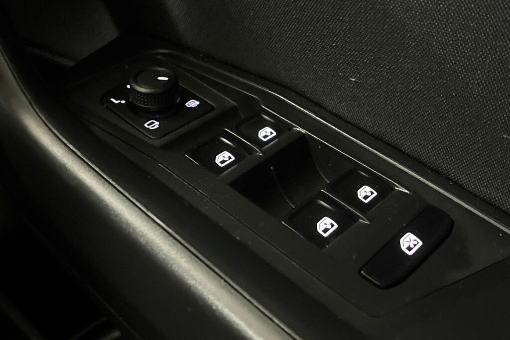 Volkswagen T-Roc 1.5 Tsi R-line Black #28