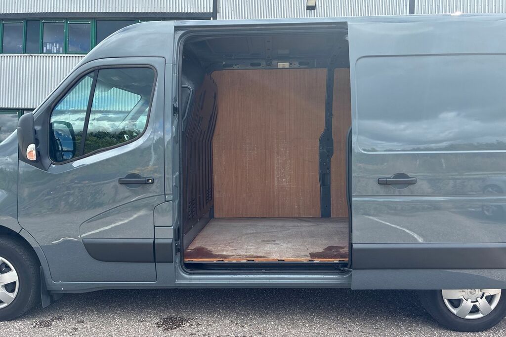 Nissan InterStar 2.3L Dci 35 Tekna Panel Van Fwd Grey #15